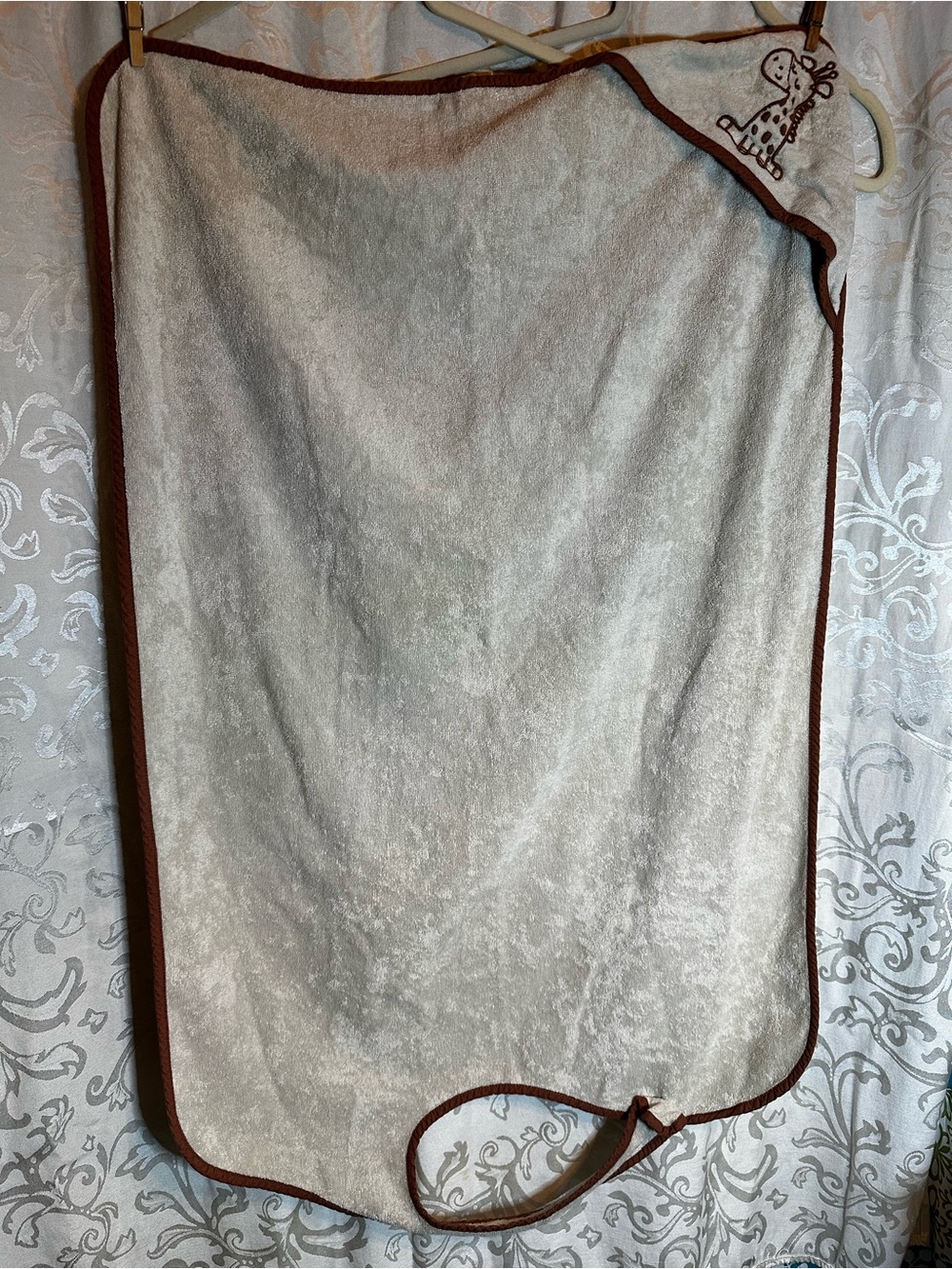 Kids Cream Hooded Bath Towel with Brown Trim Giraffe Bamboo Cotton Infant Baby